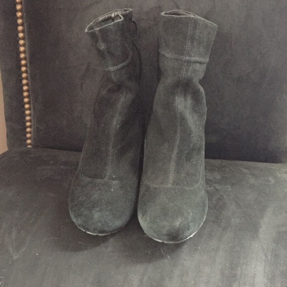 BCBG ankle boots